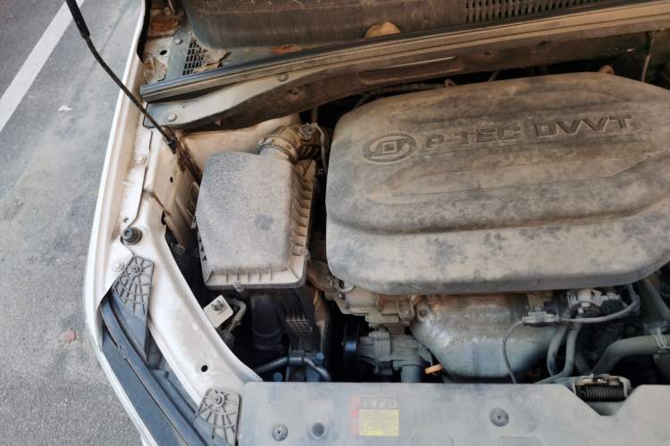 Used Baojun 360 2019 Revised Version 1.5L Manual Luxury Edition China VI Engine Bay Right