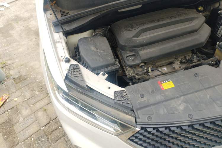 Used Baojun 360 2019 1.5L CVT Elite Version China VI Engine Bay Right