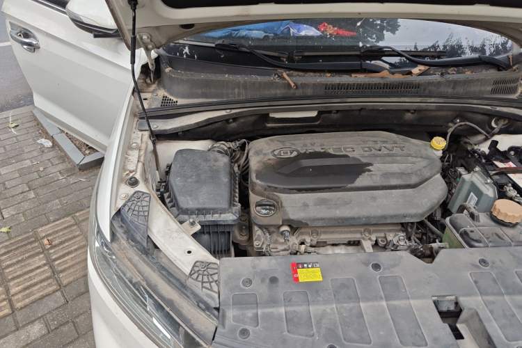 Used Baojun 360 2019 1.5L Manual Elite Version China VI Engine Bay Right