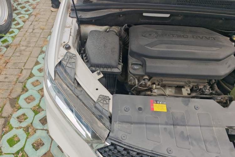 Used Baojun 360 2019 1.5L CVT Elite Version China VI Engine Bay Right