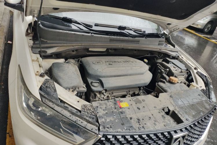 Used Baojun 360 2019 1.5L CVT Luxury Model China VI Emission Standard Engine Bay Right