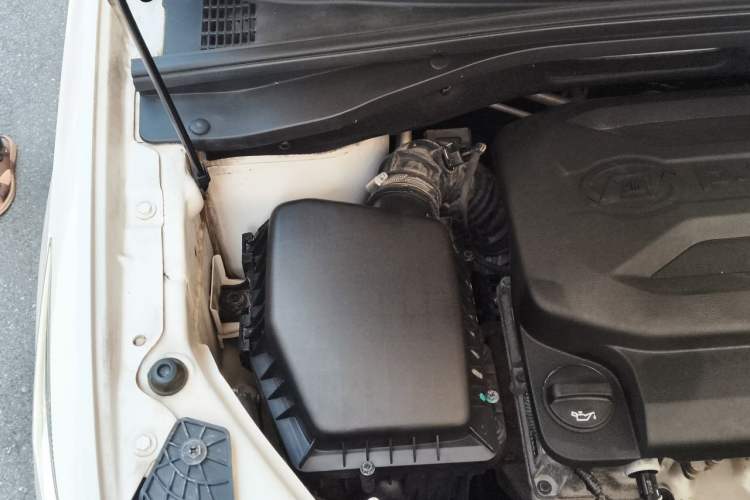 Used Baojun 360 2019 1.5L CVT Luxury Model China VI Emission Standard Engine Bay Right