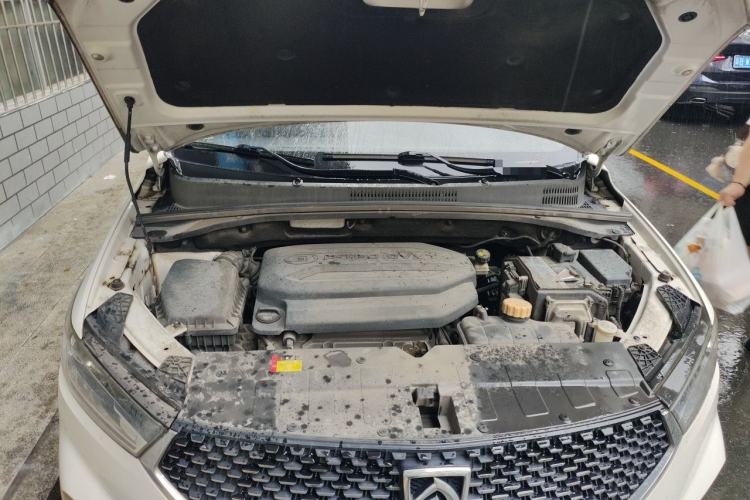 Used Baojun 360 2019 1.5L CVT Luxury Model China VI Emission Standard Engine Bay