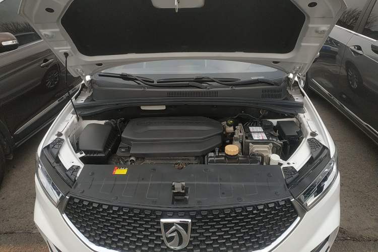 Used Baojun 360 2019 1.5L CVT Elite Version China VI Engine Bay