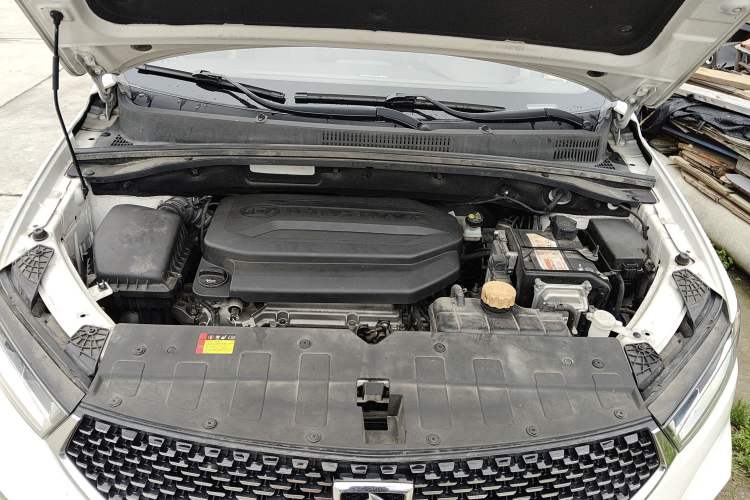 Used Baojun 360 2019 1.5L CVT Elite Version China VI Engine Bay