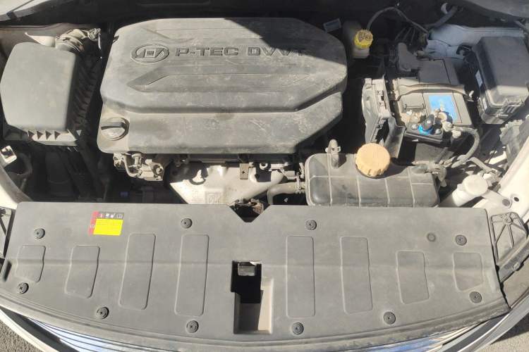 Used Baojun 360 2019 1.5L Automatic Elite Version China VI Engine Bay