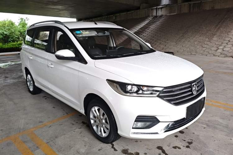 Used Baojun 360 2019 1.5L Automatic Elite Version China VI Front Right 45 Deg