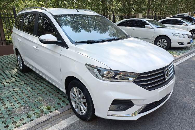 Used Baojun 360 2019 1.5L Manual Elite Version China VI Front Right 45 Deg