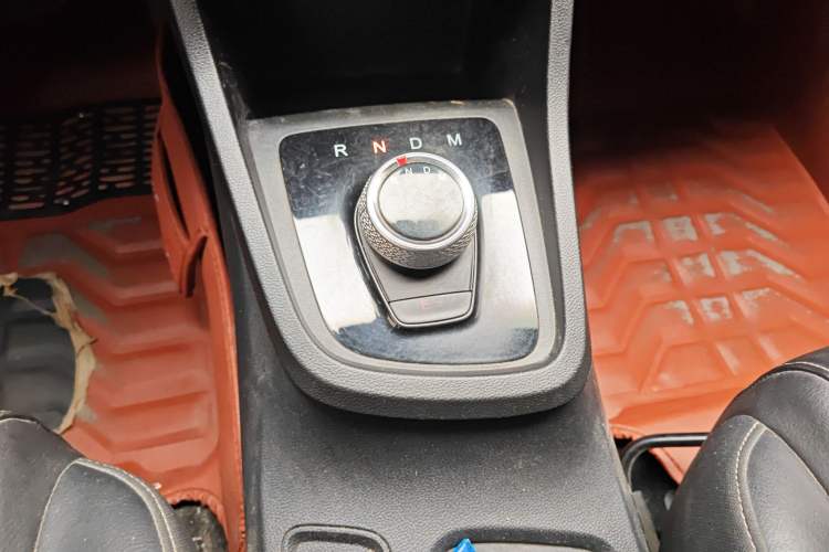Used Baojun 360 2019 1.5L Automatic Elite Version China VI Gear Lever