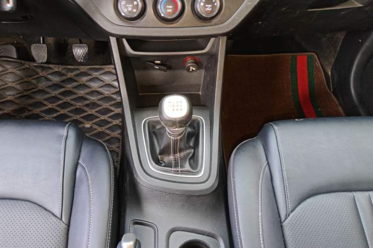 Used Baojun 360 2019 1.5L Manual Elite Version China VI Gear Lever