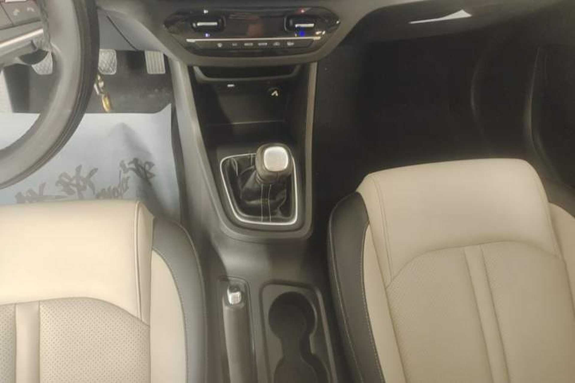 Used Baojun 360 2019 1.5L Manual Luxury Version China VI Gear Lever