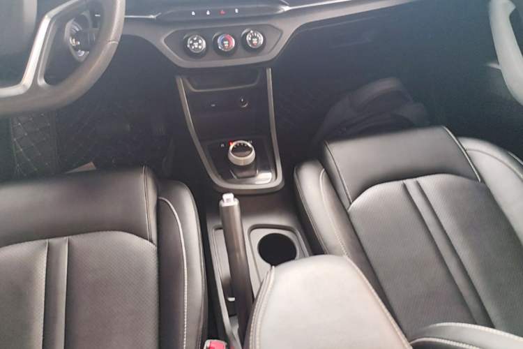 Used Baojun 360 2019 1.5L Automatic Elite Version China VI Gear Lever