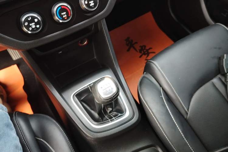 Used Baojun 360 2019 1.5L Manual Elite Version China VI Gear Lever