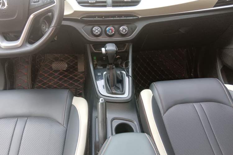 Used Baojun 360 2019 1.5L CVT Elite Version China VI Gear Lever
