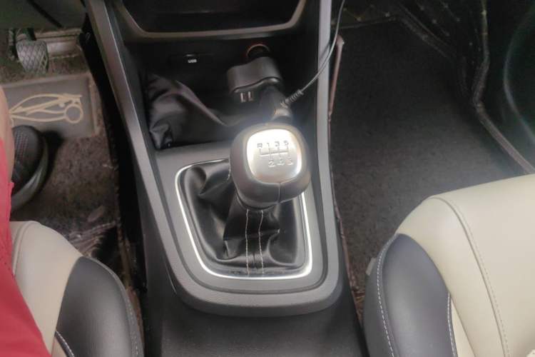 Used Baojun 360 2019 1.5L Manual Luxury Version China VI Gear Lever