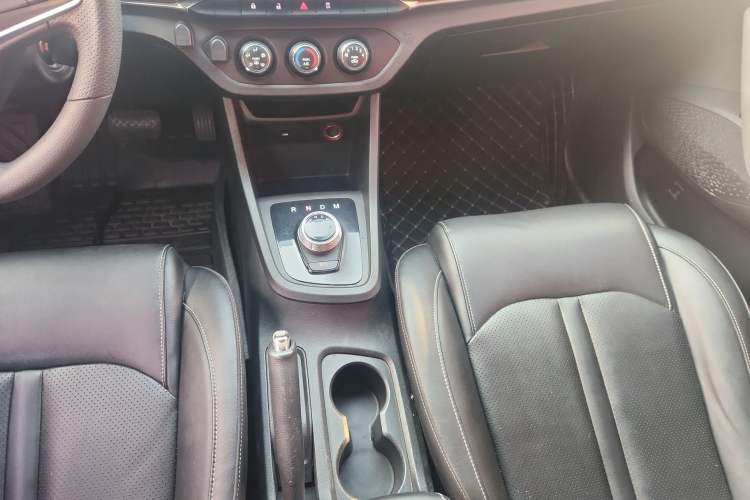Used Baojun 360 2019 1.5L Automatic Elite Version China VI Gear Lever
