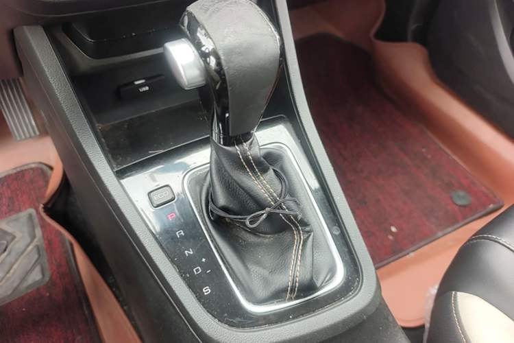 Used Baojun 360 2019 1.5L CVT Elite Version China VI Gear Lever