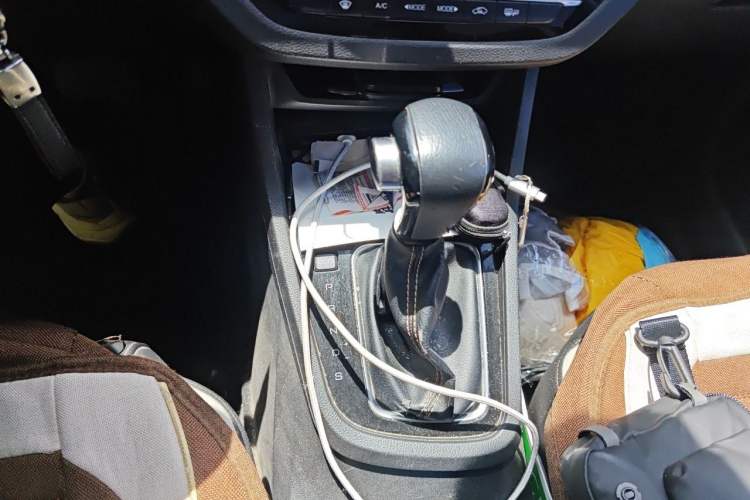Used Baojun 360 2019 1.5L CVT Luxury Model China VI Emission Standard Gear Lever