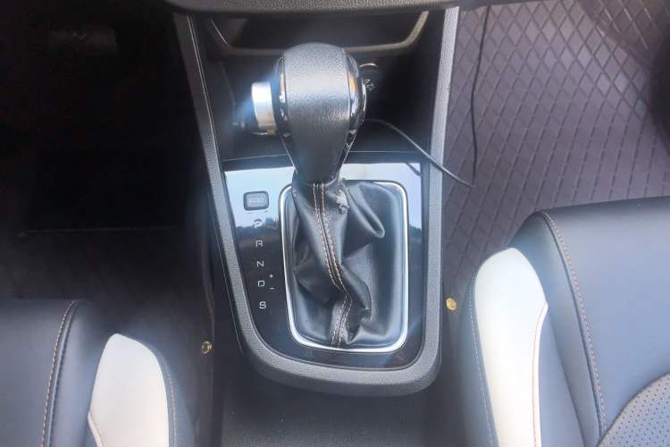 Used Baojun 360 2019 1.5L CVT Elite Version China VI Gear Lever