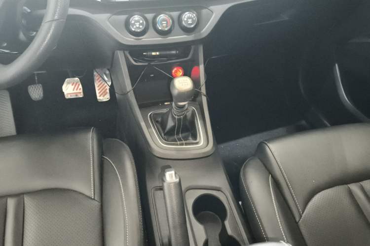Used Baojun 360 2019 1.5L Manual Elite Version China VI Gear Lever