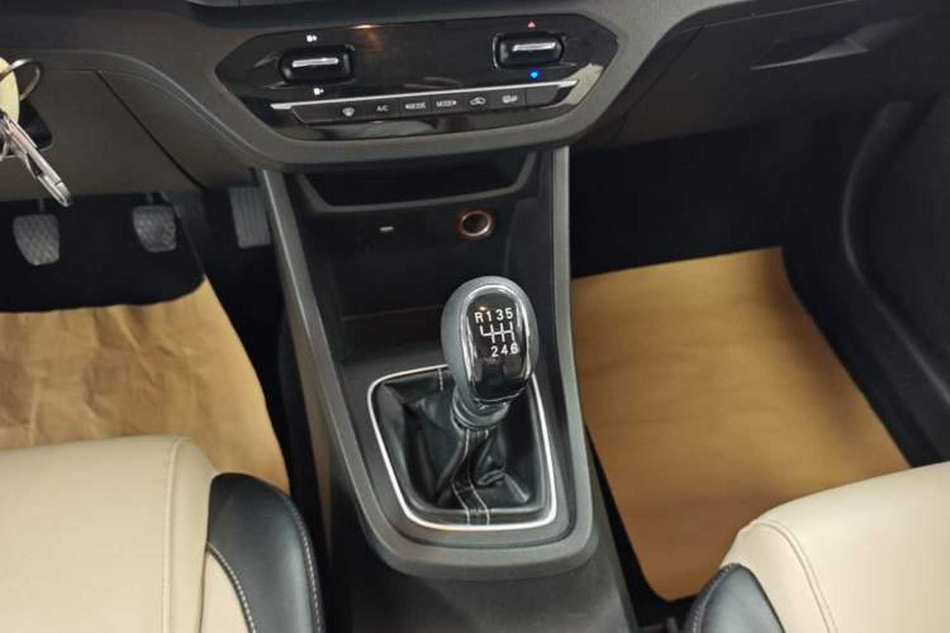 Used Baojun 360 2019 1.5L Manual Luxury Version China VI Gear Lever