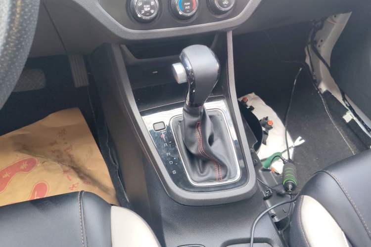 Used Baojun 360 2019 1.5L CVT Elite Version China VI Gear Lever