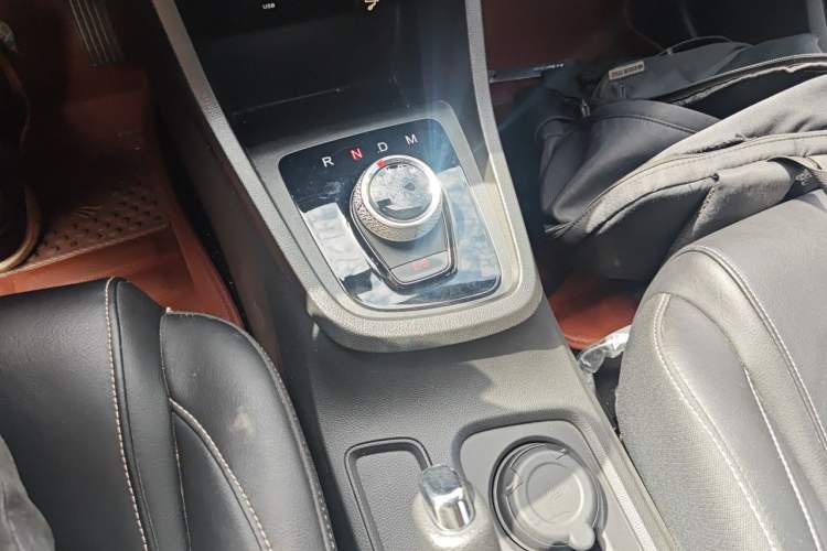 Used Baojun 360 2019 1.5L Automatic Elite Version China VI Gear Lever