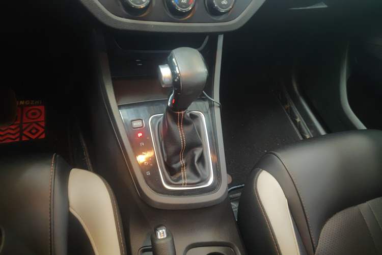 Used Baojun 360 2019 1.5L CVT Elite Version China VI Gear Lever