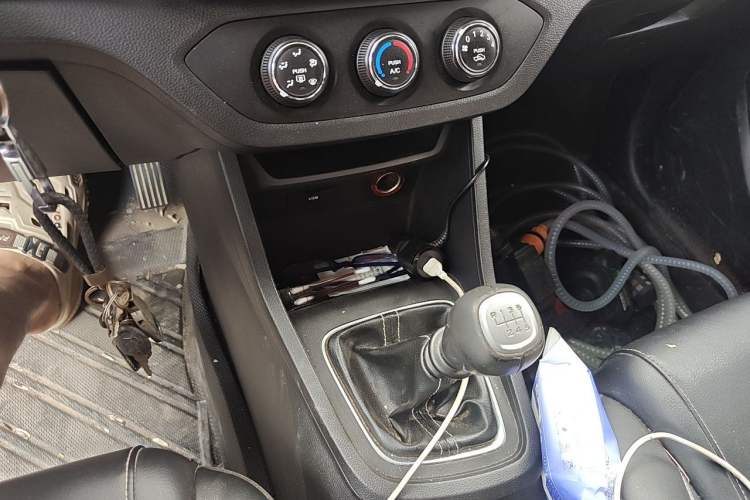 Used Baojun 360 2019 1.5L Manual Elite Version China VI Gear Lever
