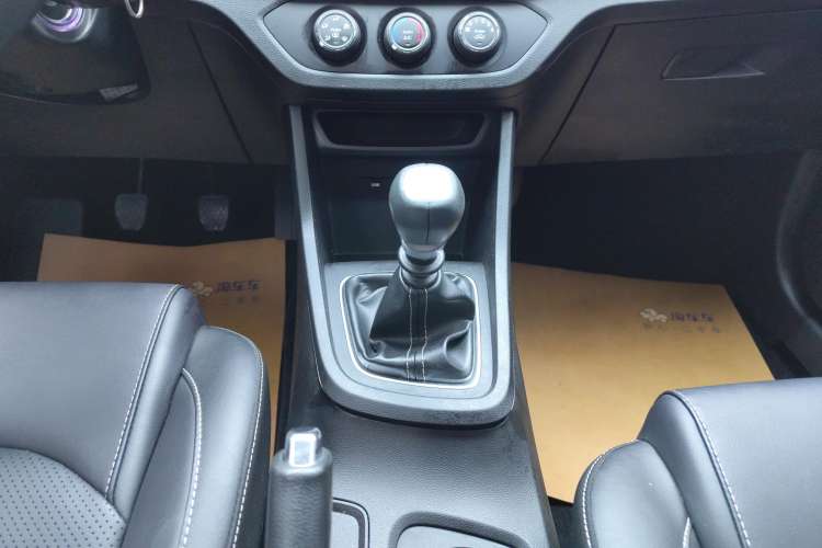 Used Baojun 360 2019 1.5L Manual Elite Version China VI Gear Lever