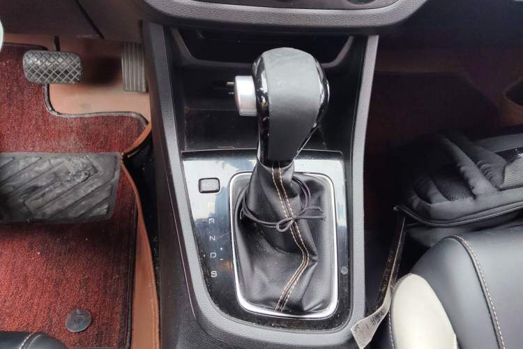 Used Baojun 360 2019 1.5L CVT Elite Version China VI Gear Lever