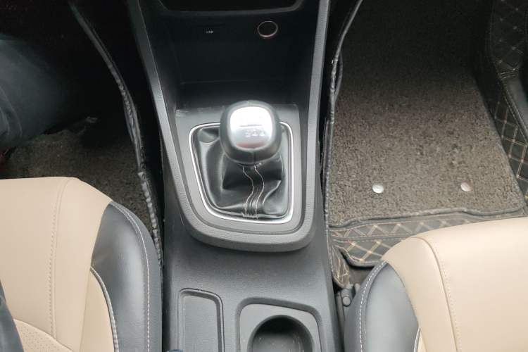 Used Baojun 360 2019 1.5L Manual Luxury Version China VI Gear Lever