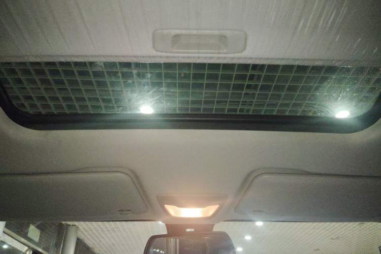 Used Baojun 360 2019 1.5L CVT Luxury Model China VI Emission Standard Headliner