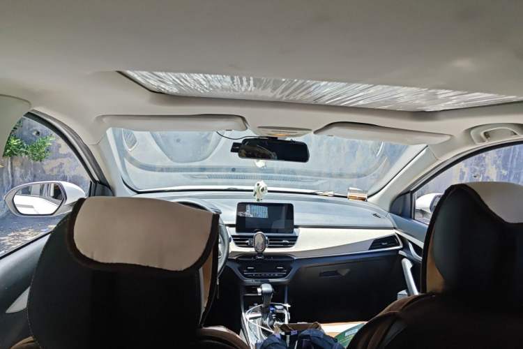 Used Baojun 360 2019 1.5L CVT Luxury Model China VI Emission Standard Headliner