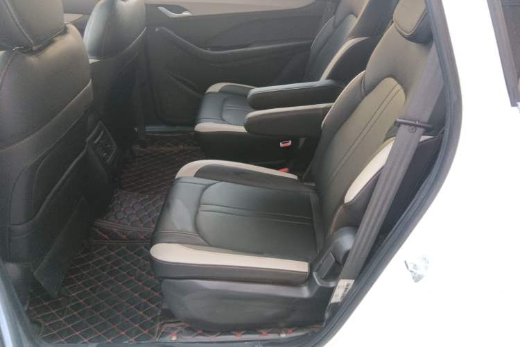 Used Baojun 360 2019 1.5L CVT Elite Version China VI Interior 1