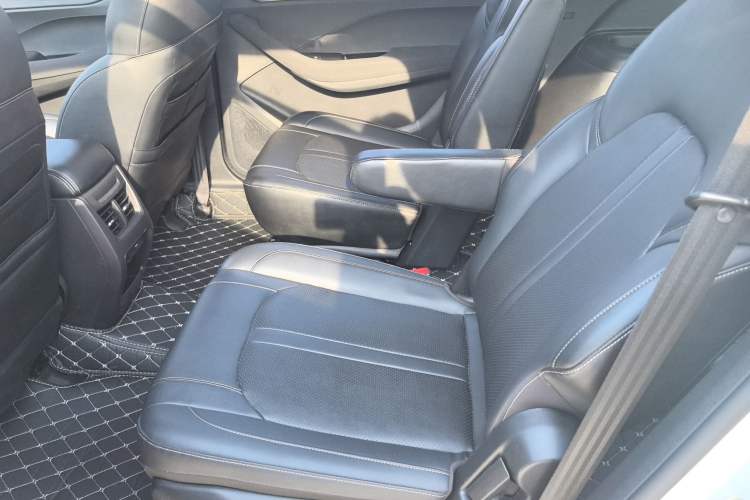 Used Baojun 360 2019 1.5L Automatic Elite Version China VI Interior 1