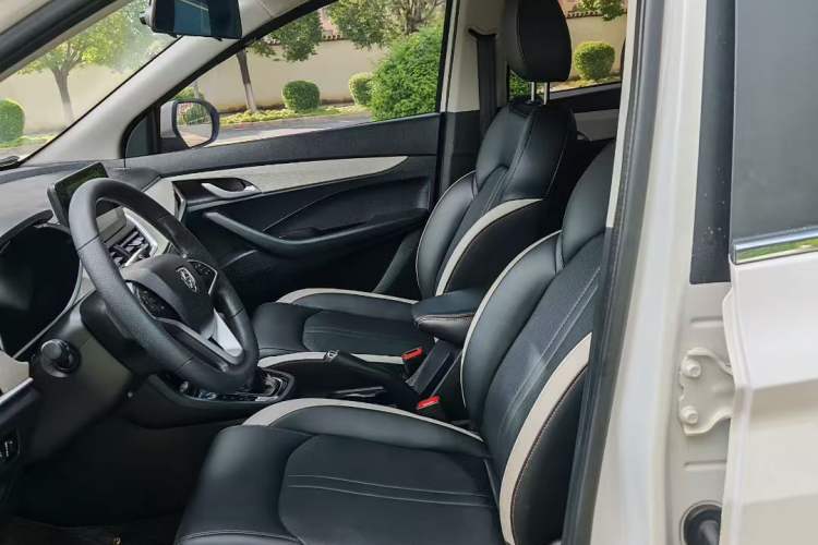 Used Baojun 360 2019 1.5L CVT Elite Version China VI Interior 1