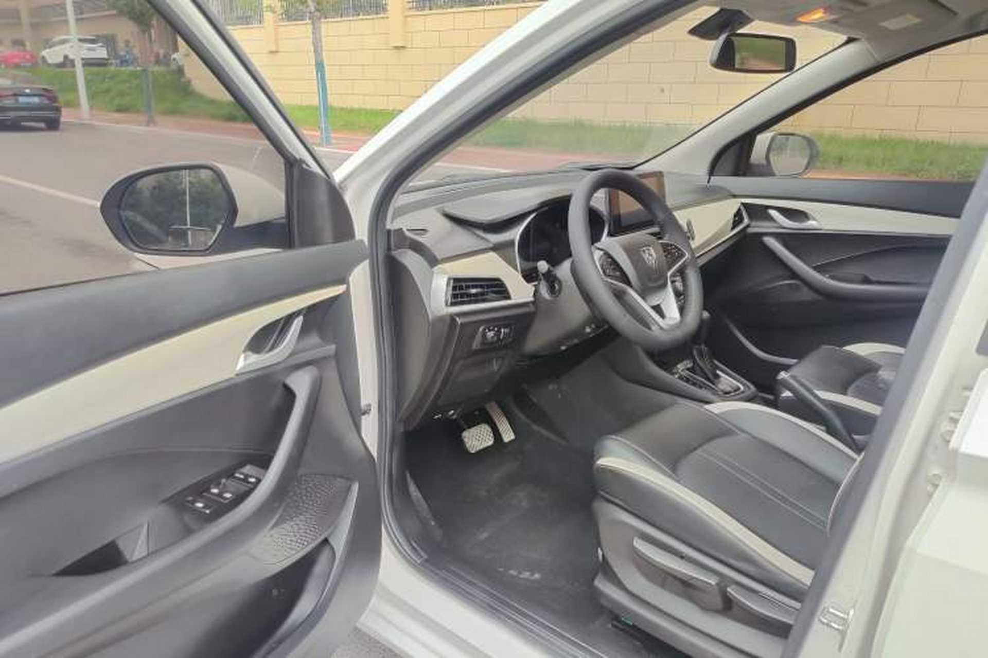 Used Baojun 360 2019 1.5L CVT Elite Version China VI Interior 1