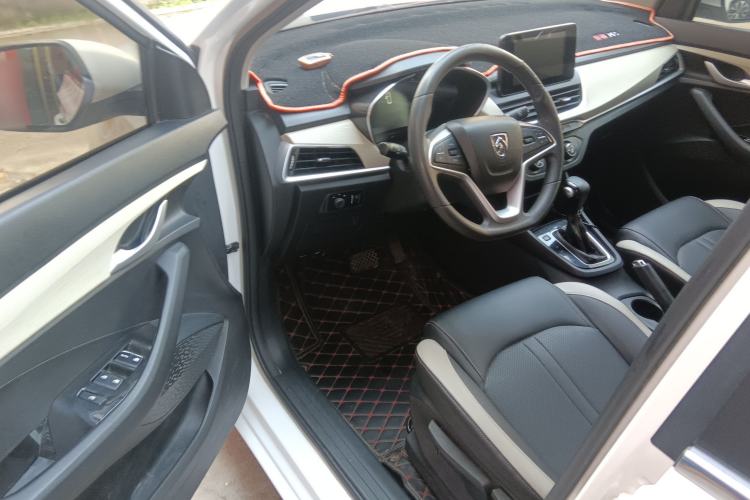 Used Baojun 360 2019 1.5L CVT Elite Version China VI Interior 2