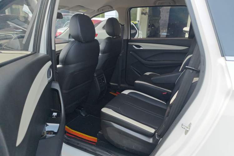 Used Baojun 360 2019 1.5L CVT Elite Version China VI Interior 2