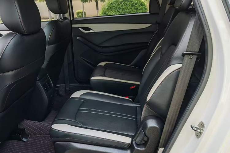 Used Baojun 360 2019 1.5L CVT Elite Version China VI Interior 2