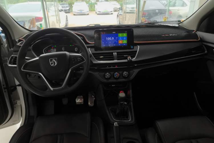 Used Baojun 360 2019 1.5L Manual Elite Version China VI Interior 2