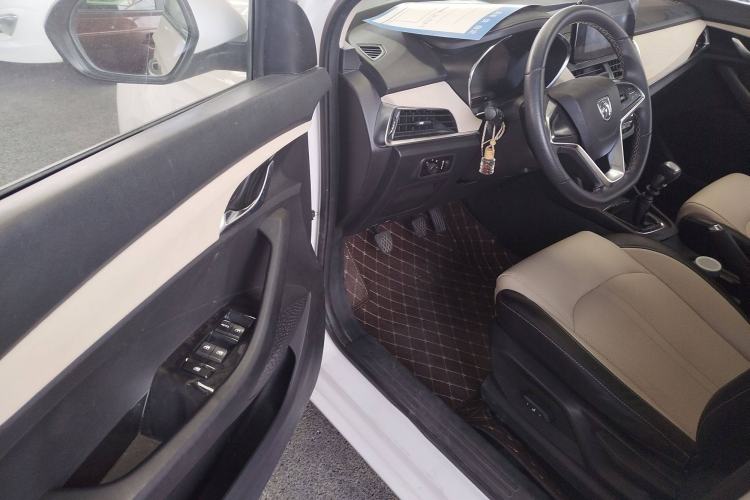 Used Baojun 360 2019 1.5L Manual Luxury Version China VI Interior 2