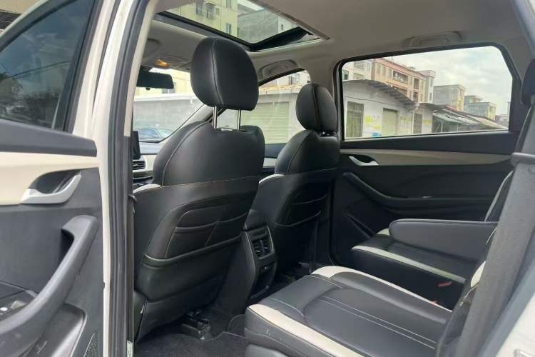 Used Baojun 360 2019 1.5L CVT Luxury Model China VI Emission Standard Interior 2