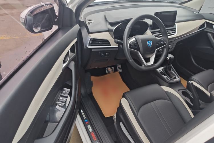 Used Baojun 360 2019 1.5L CVT Elite Version China VI Interior 3