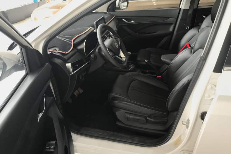Used Baojun 360 2019 1.5L Manual Elite Version China VI Interior 3