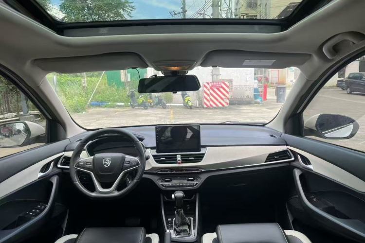 Used Baojun 360 2019 1.5L CVT Luxury Model China VI Emission Standard Interior 3