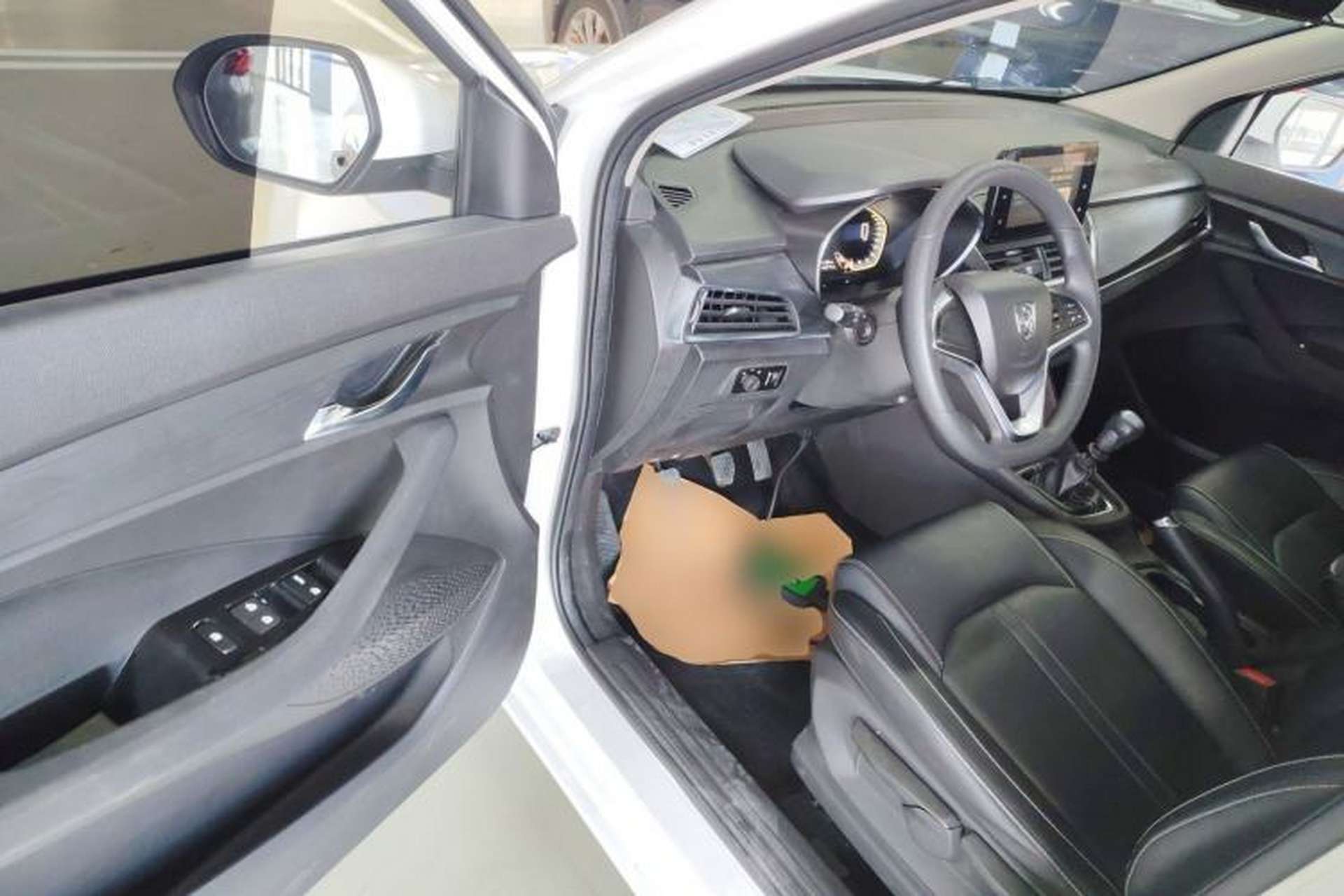 Used Baojun 360 2019 1.5L Manual Elite Version China VI Interior 3