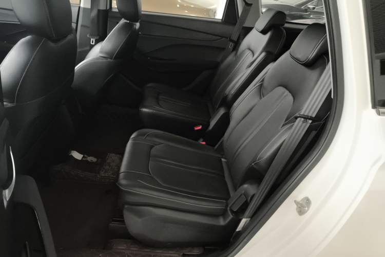 Used Baojun 360 2019 1.5L Manual Elite Version China VI Interior 4