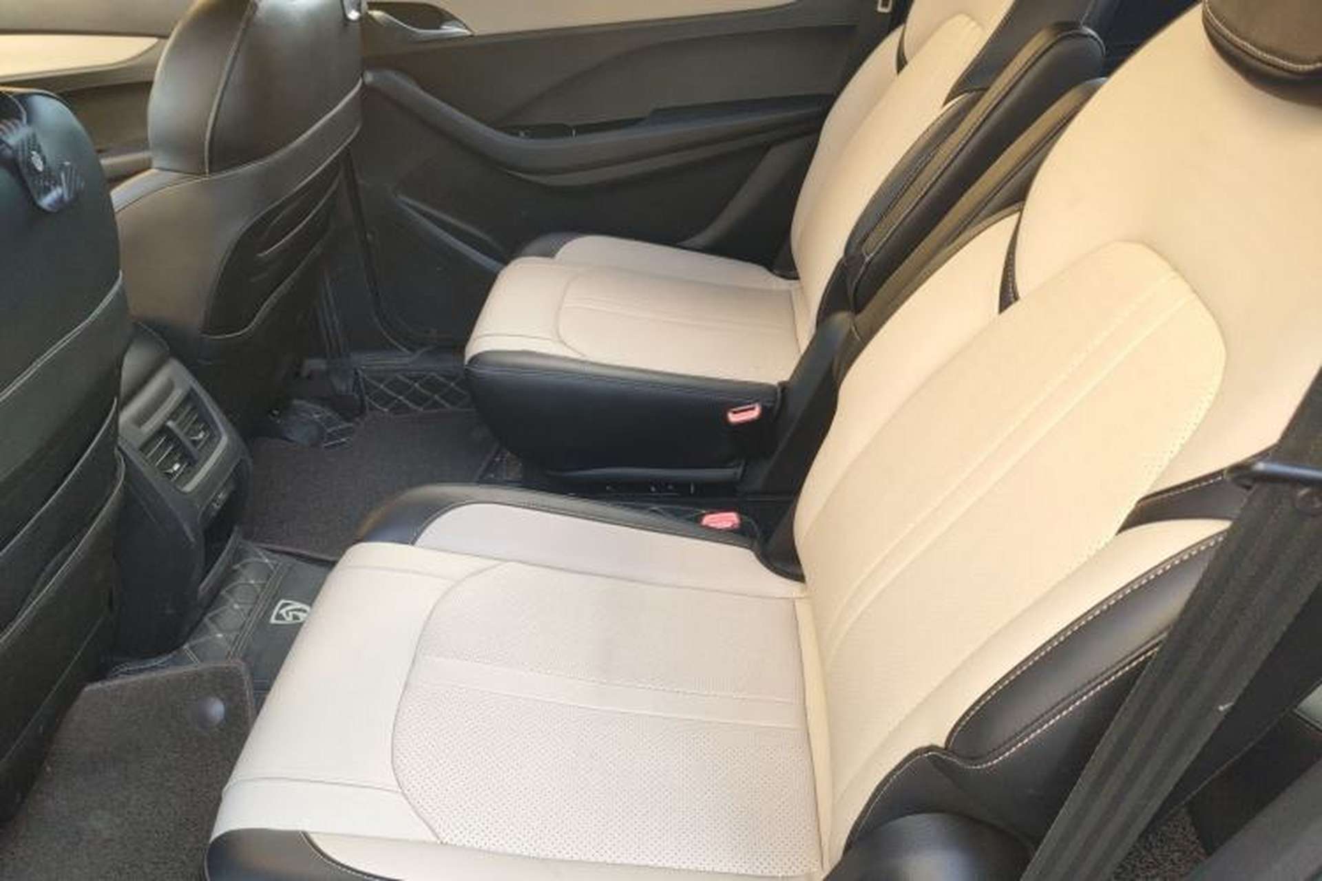 Used Baojun 360 2019 1.5L Manual Luxury Version China VI Interior 4